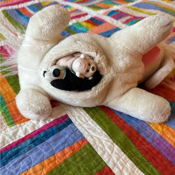 Hasbro Vintage Puppy Surprise Cream and Black Plush Dog Family Set - Picture 5 of 5